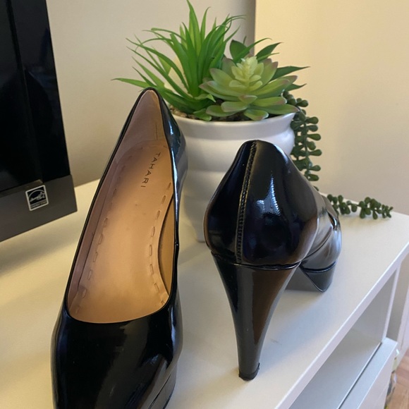 Tahari patent leather pumps. - Picture 2 of 2
